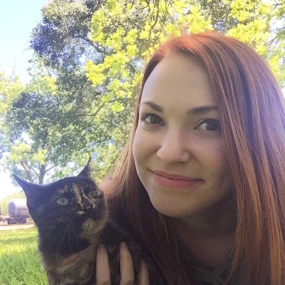 Meet your seller! 🎀😻🎀