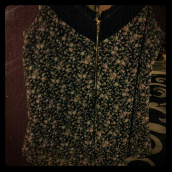 Zip up tank