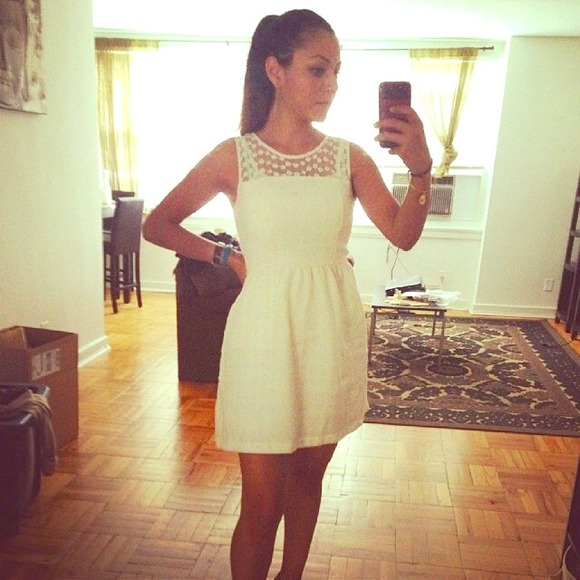 SP Dresses & Skirts - HOST PICK🎉 Ivory w/ lace back Fit to Flare Dress
