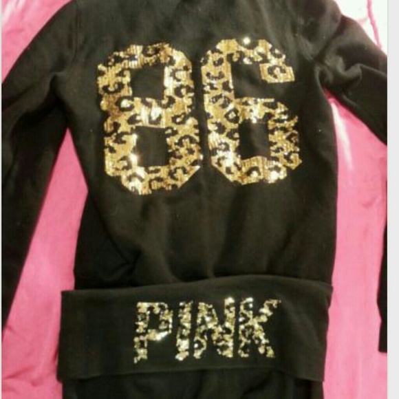 SOLD TRADE. Rare victoria secret pink out fit
