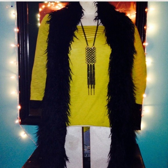 💢TRADED💢 Jet Black Cozy Fur Vest