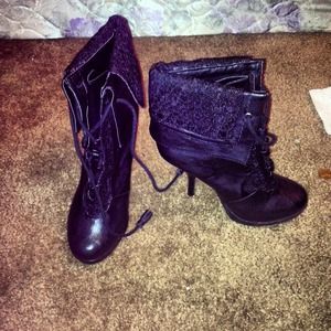 Low-rise boot heels.