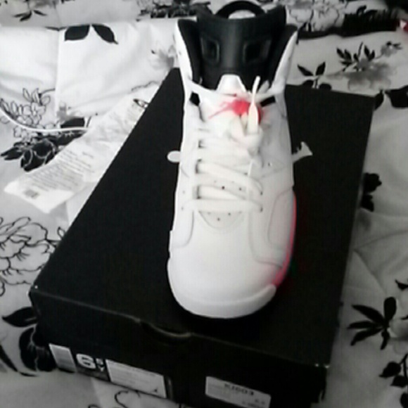 Brand New Jordans never worn - Picture 3 of 3