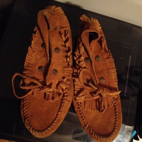 Minnetonka Moccasins with fringe
