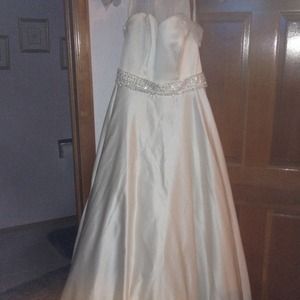 David's bridal wedding gown