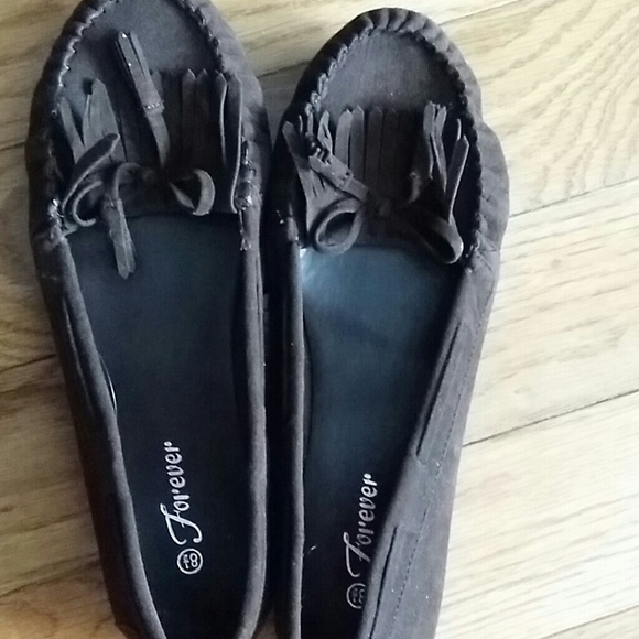 Flat shoes