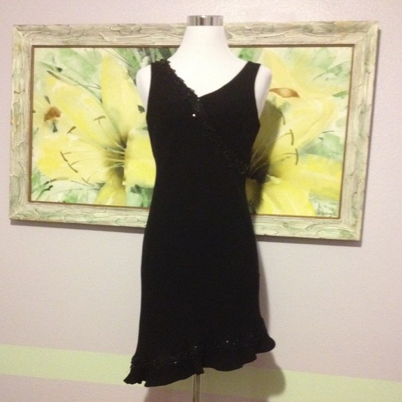 Elegant Black Dress!