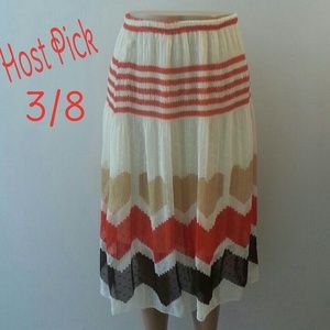 Sold ::Host Pick :: Lightweight Chevron skirt