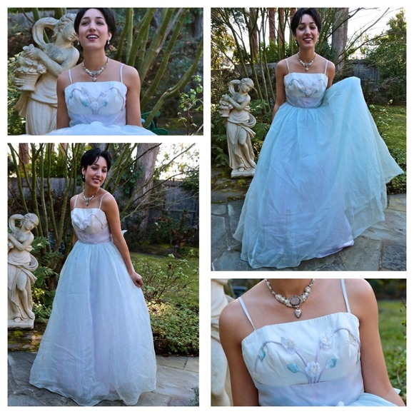 Vintage '50's Gown Wedding? Prom? Watching TV? - Picture 3 of 4