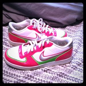 Size 9 nike air shoes