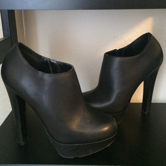 Steve Madden booties