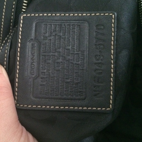 AUTHENTIC Soho large Coach tote - Picture 4 of 4