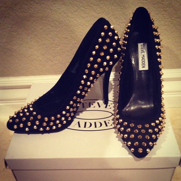 Steve Madden Gold Studded Pointy Pumps