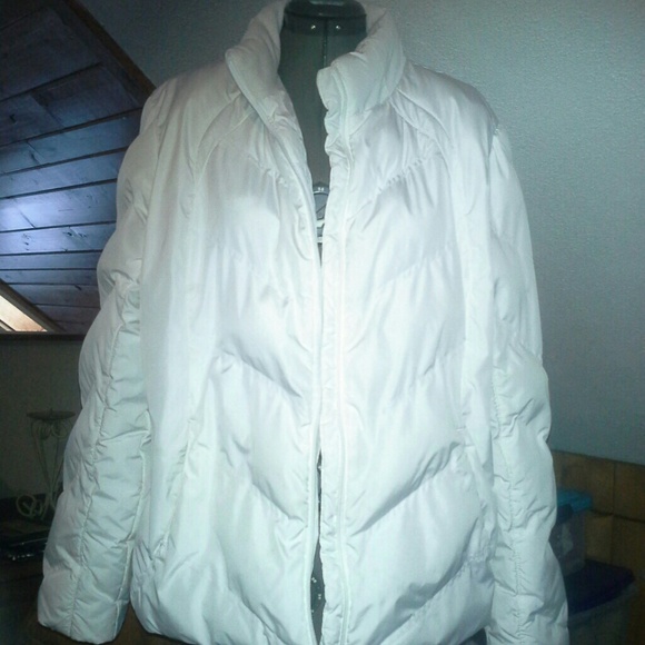 White quilted jacket GREAT condition - Picture 1 of 2