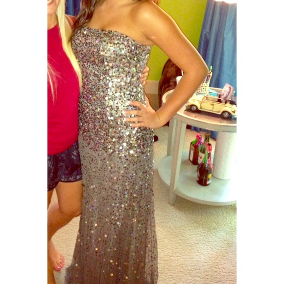 Adrianna Papell prom/formal dress