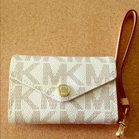 Michael Kors Wristlet