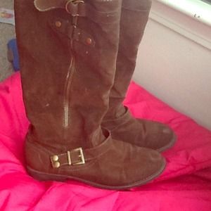 Brown boots