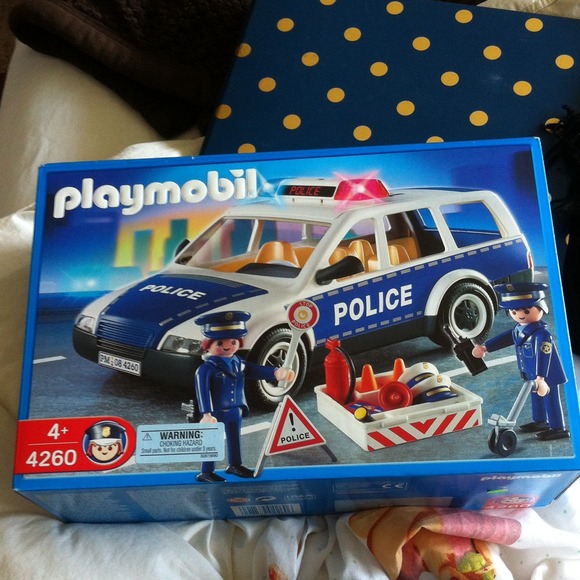 Brand new playmobil police set