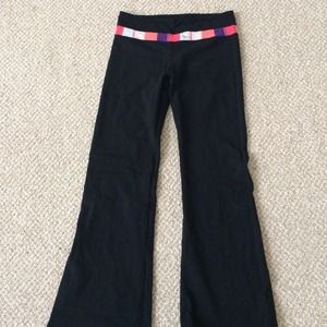 Bundle of 2 Lululemon groove pant
