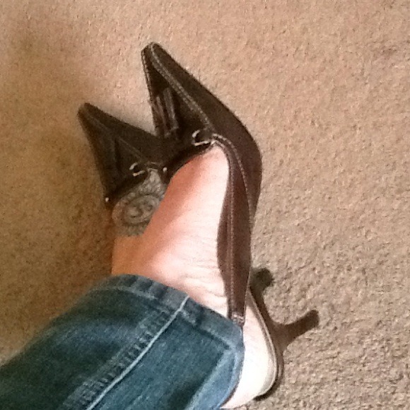 brownJoan and David leather sling backheelsREDUCED