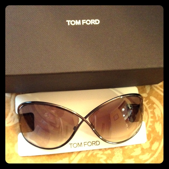 🚫SOLD🚫 TOM FORD Sunnies!!!