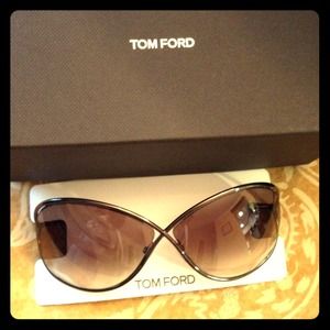 🚫SOLD🚫 TOM FORD Sunnies!!!