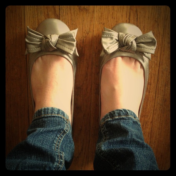 Metallic gray/sliver flats!!!!