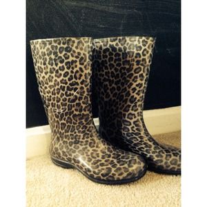 Cheetah rainboots