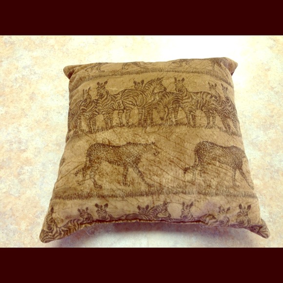 Safari velvet pillow