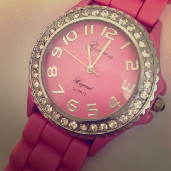Hot pink with diamond watch - Picture 1 of 1