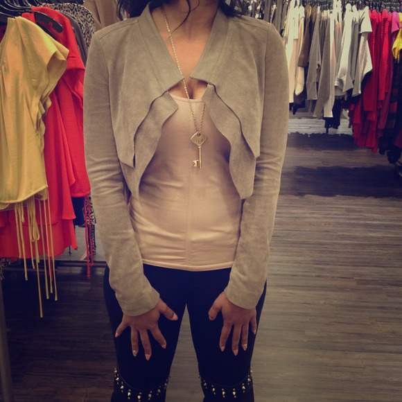 **SOLD** BCBGMaxazria cropped jacket