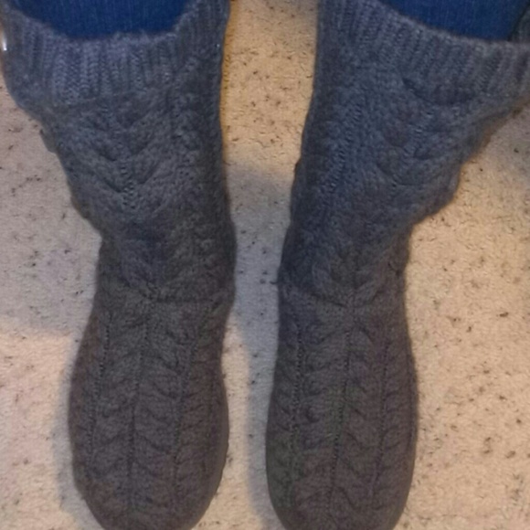 Grey Ugg Cable Knit