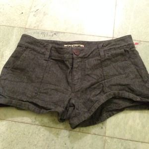 ⭐️SOLD⭐️ Volcom Charcoal Gray Shorts. Size 5