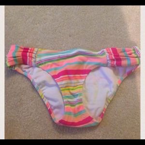 LOOKING FOR THIS IN A SIZE SMALL