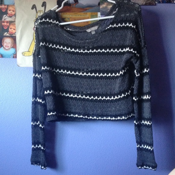 Long sleeve, crop sweater