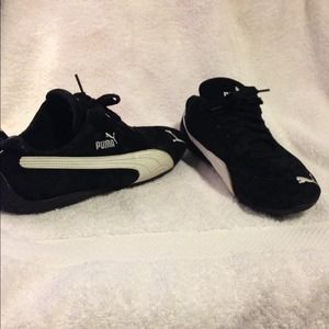 Women's Puma Tennis Shoes