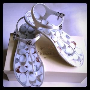 💢Price Reduced💢Coach Sandals NEW w/ original Box