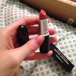Mac lipstick and Laura mercier foundation bundle