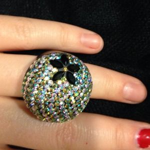 Ring with Swarovski crystal elements