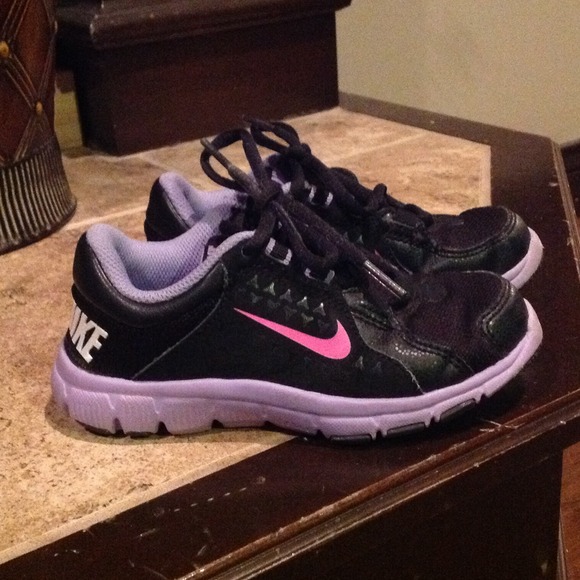 Little girls Nike shoes ❤️SOLD❤️