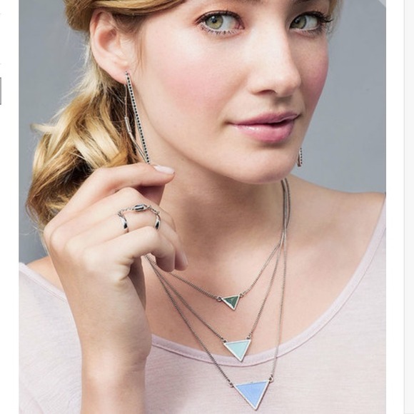 Jewelmint Jewelry - SOLD - Jewelmint Aqua Points Necklace Jewelmint Jewelry - SOLD - Jewelmint Aqua Points Necklace