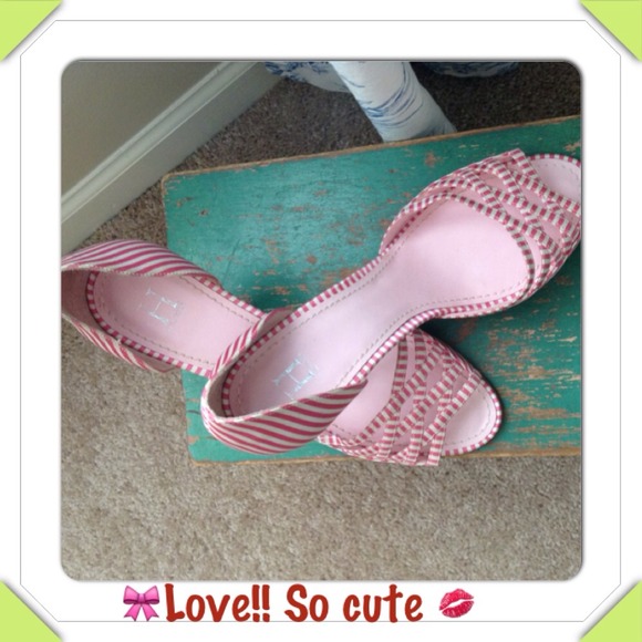 ⛔️Vanished⛔️🎭2X HP🎭Pink&white striped heels - Picture 4 of 4