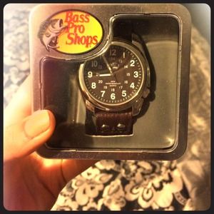 Men's bass pro shop watch ⌚️👌 Box included!