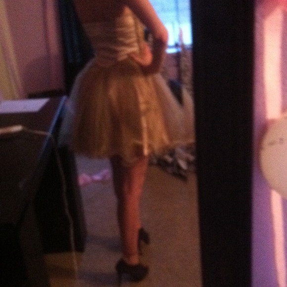 Prom dress - Picture 3 of 4