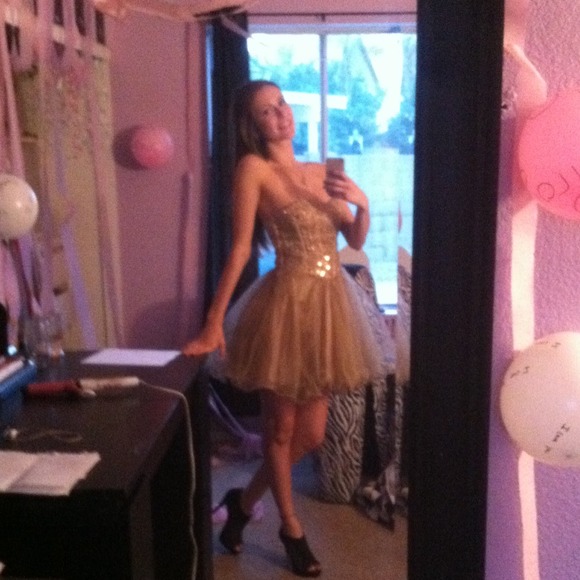 Prom dress - Picture 4 of 4