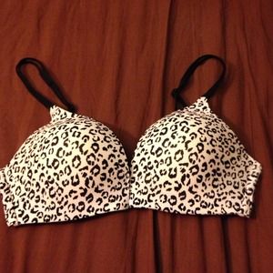 VS wireless bra