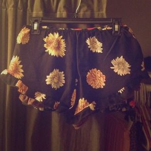 TRADING🌸 Brandy melville vodi shorts