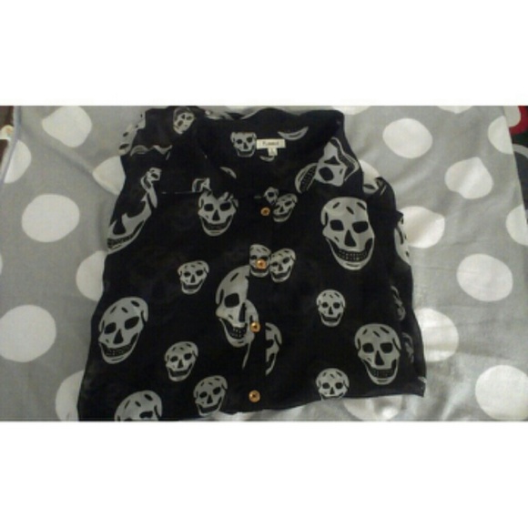 Sketleton button up
