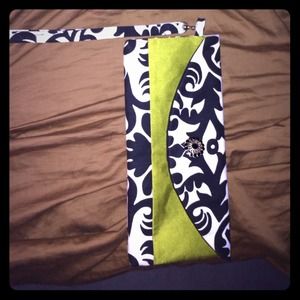 Kara Mia Sophia clutch