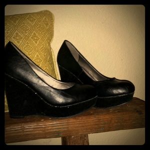 Steve Madden wedges barely worn so retro!